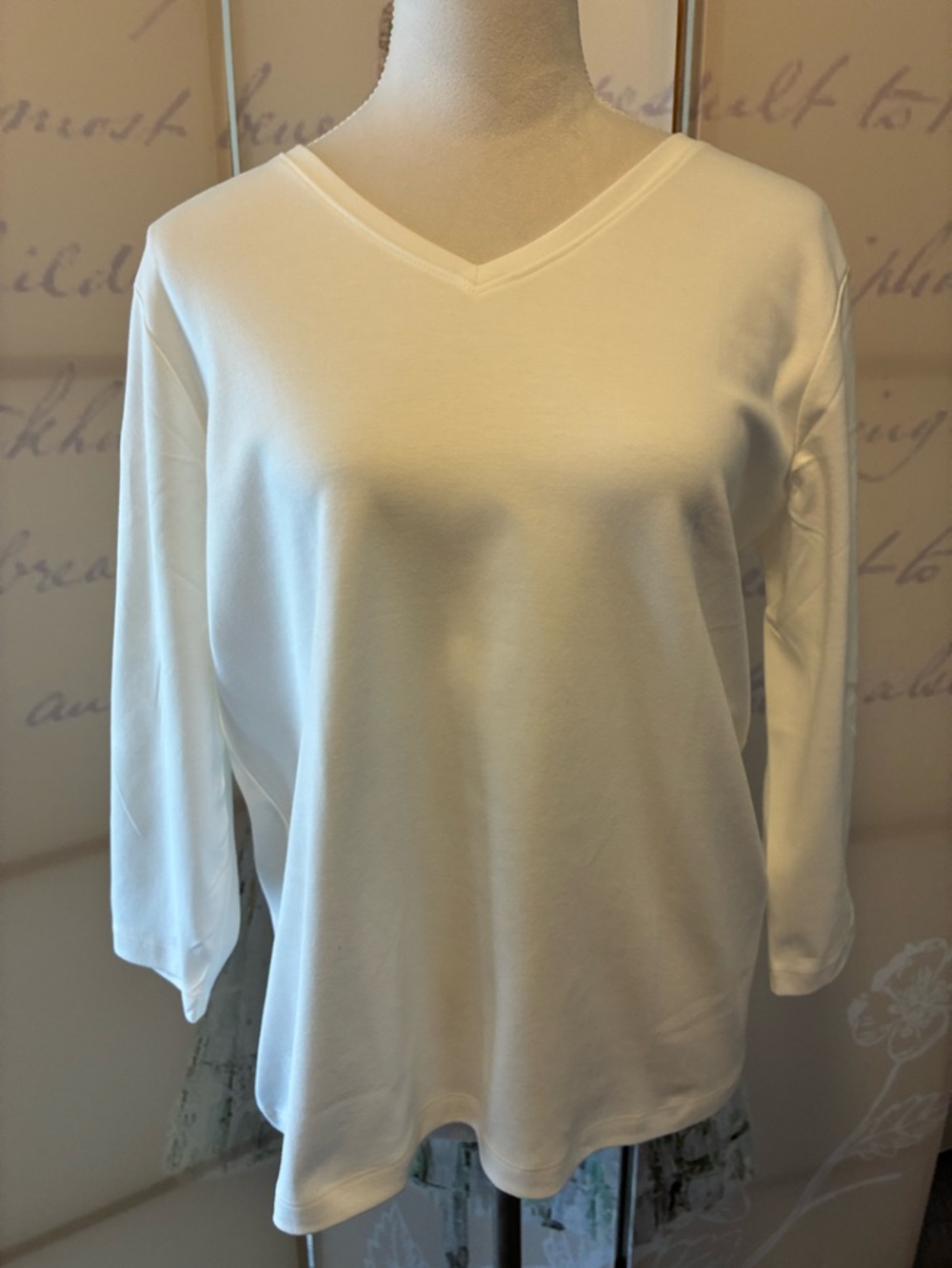 NEW L.L. Bean Women's White V-Neck 3/4 Sleeve Tee
